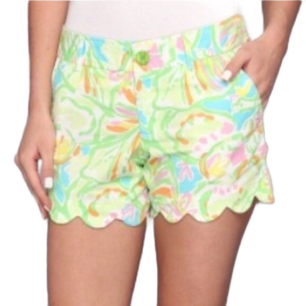 Lilly Pulitzer Buttercup Scalloped Hem Shorts 2 - Picture 1 of 5